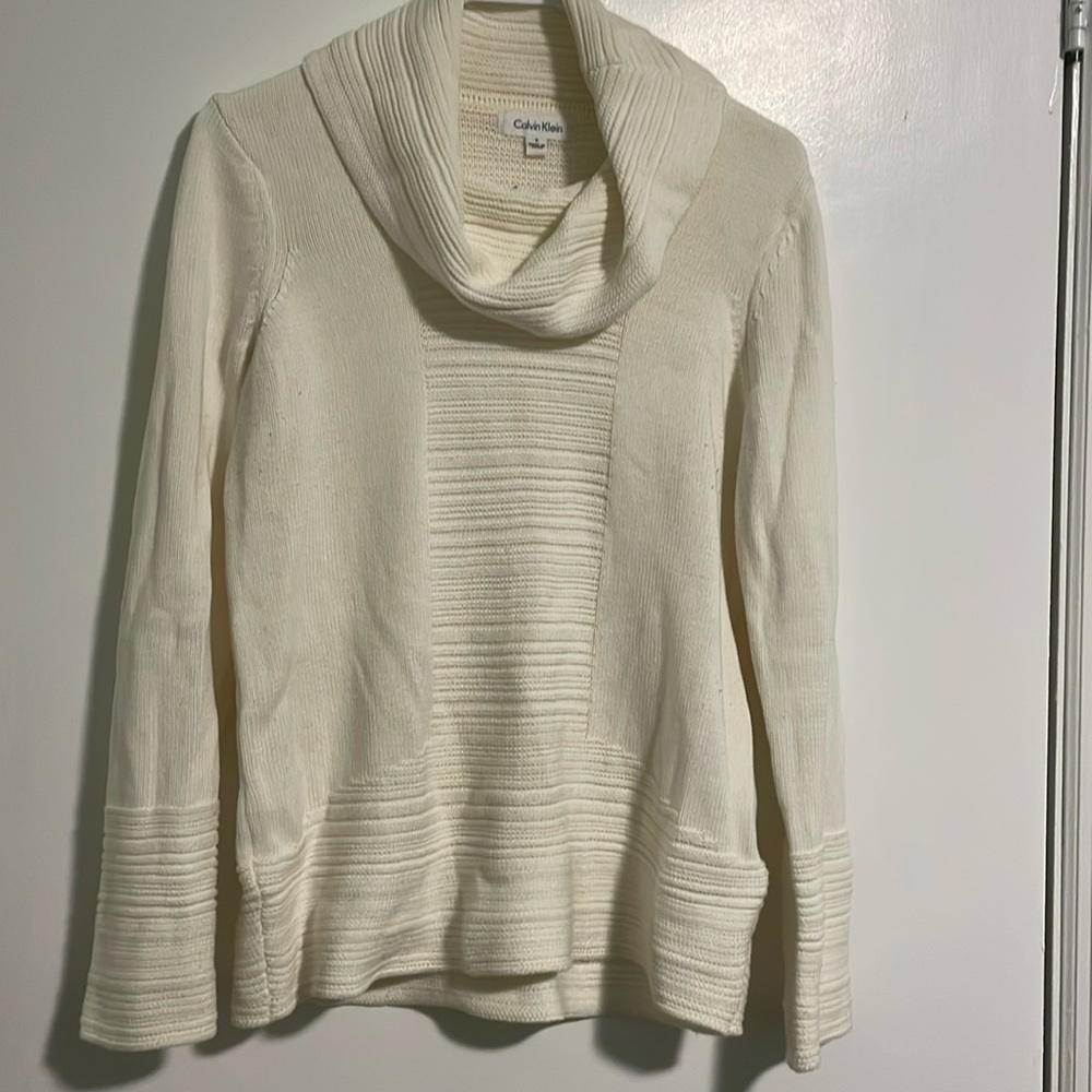 Calvin Klein Women’s Off White Cowl Turtle Neck Sweater. Size Small